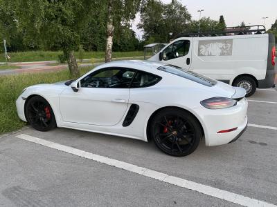 Porsche Cayman 718