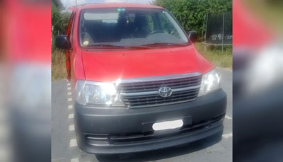Toyota Hiace 8 places ou 2 places et 4,5m3/