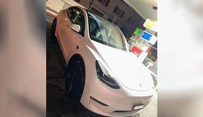 Tesla y